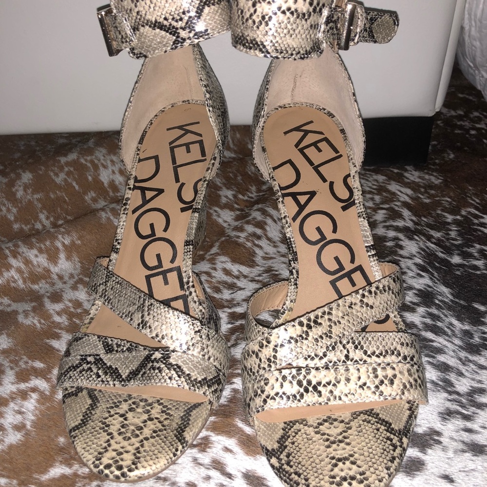 Kelsi Dagger Snake Wedge Sandals - Size 7